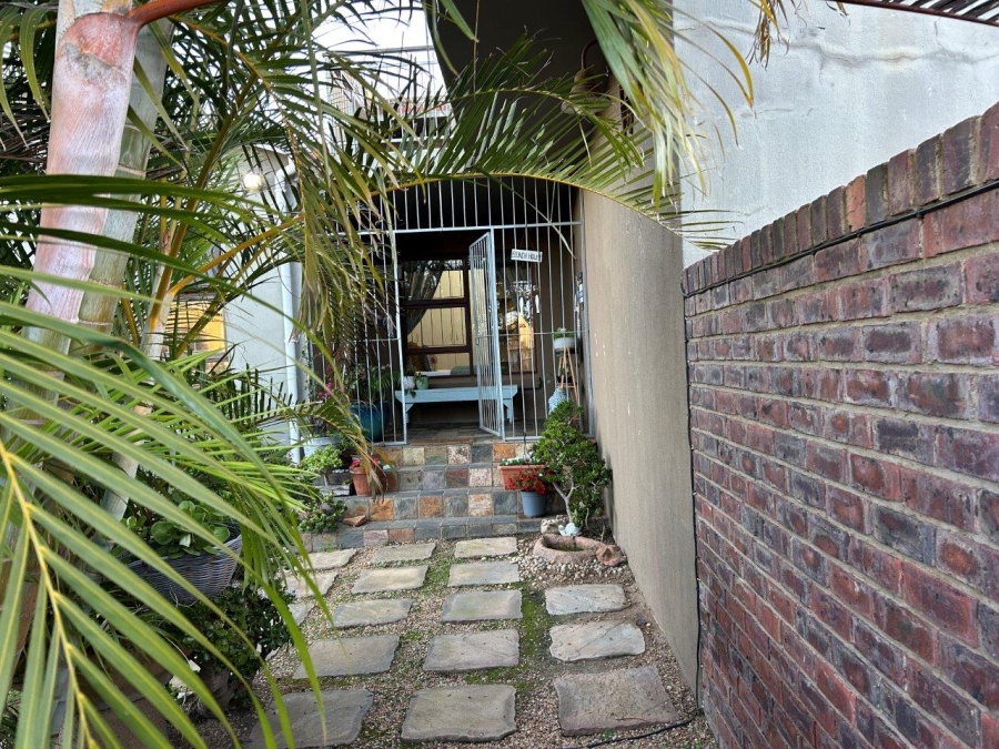 4 Bedroom Property for Sale in Noorsekloof Eastern Cape